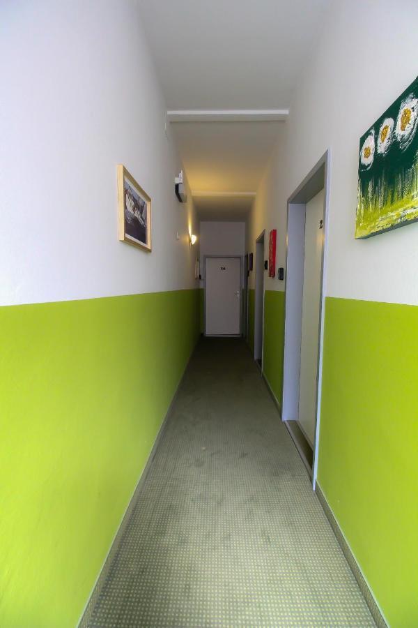Queen Studio 3P Bs Bécs Kültér fotó